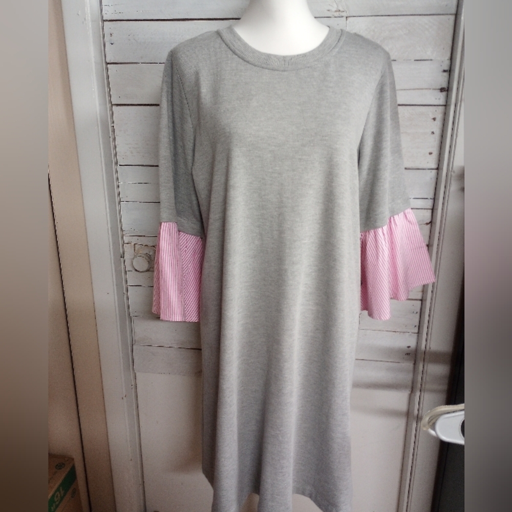 Luxology Gray and Pink Long Sleeve Bell Sleeve Dress *